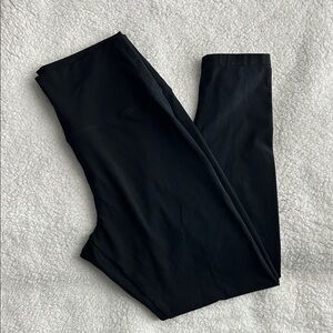 Offline by aerie Black Leggings, hi-rise, short inseam, Size Large